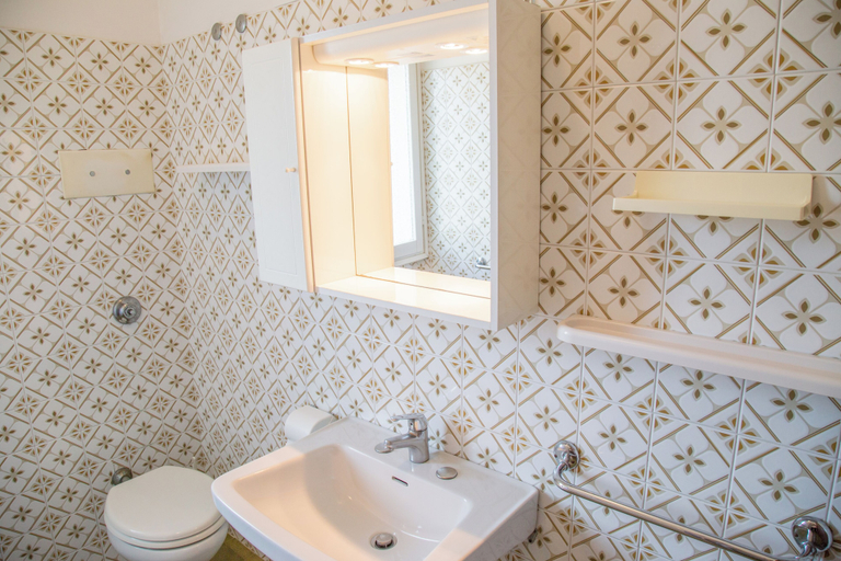 Bathroom 5, Central Apartment at 250m From the sea, Venezia