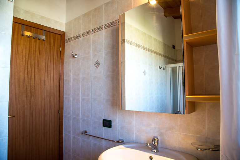 Bathroom 2, Bright Apartment With two Lovely Terraces, Venezia