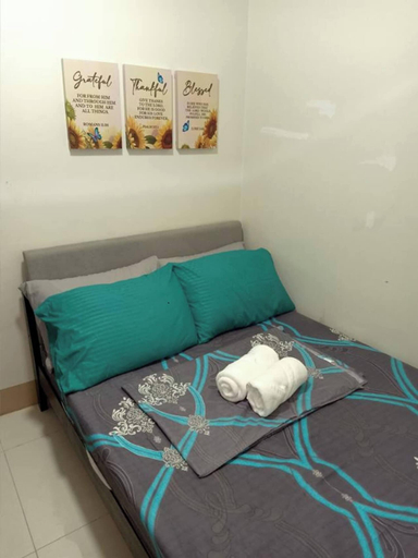 Room 4, Len's Den3 2BR Condo Mall of Asia Manila, Pasay City