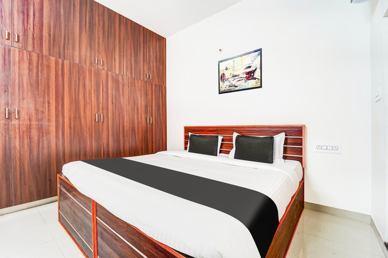 Room 2, Deluxe SS Towers, Madurai