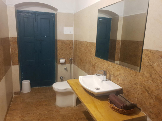 Bathroom 3, Maangarh, Ratlam- AM Hotel Kollection, Ratlam