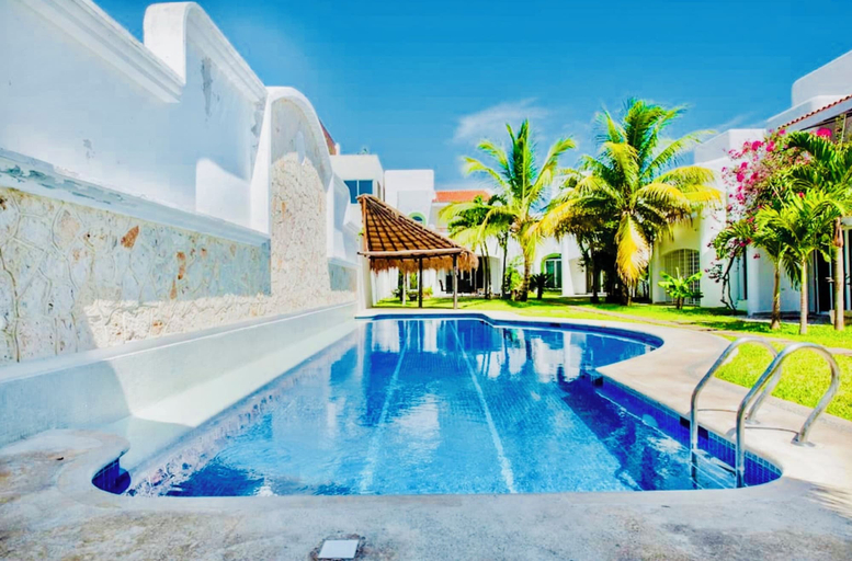 Others 2, Playacar - Executive Budget Room With Swimming Pool Air Conditioning and Parking, Cozumel