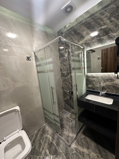 Bathroom 4, 101 Al-najeh JRE Apartments For Rent ave, Amman