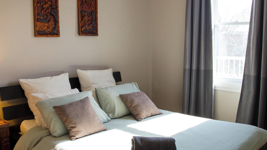 Others 5, The Cocooning Apartment of Total Comfort, Montréal