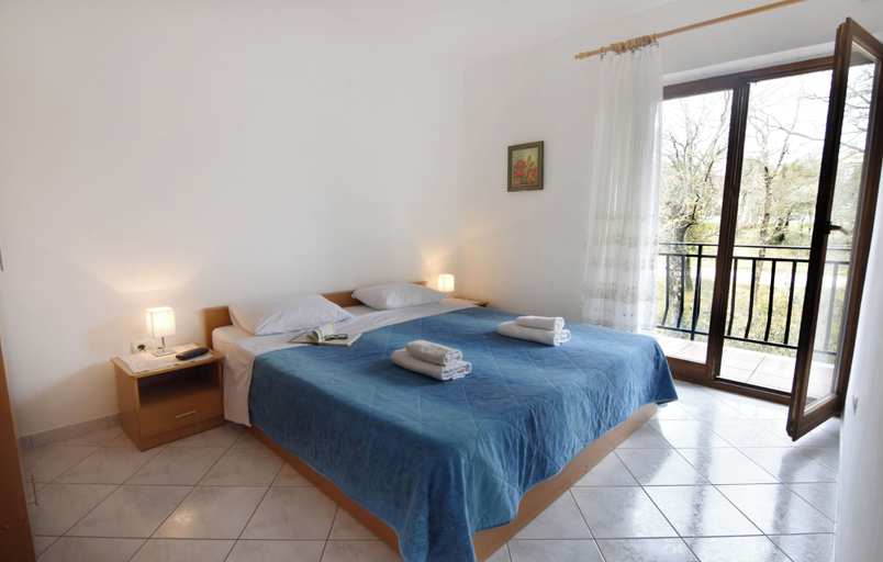 Room 3, Flat With Pool Close to Kanegra Beach, Umag