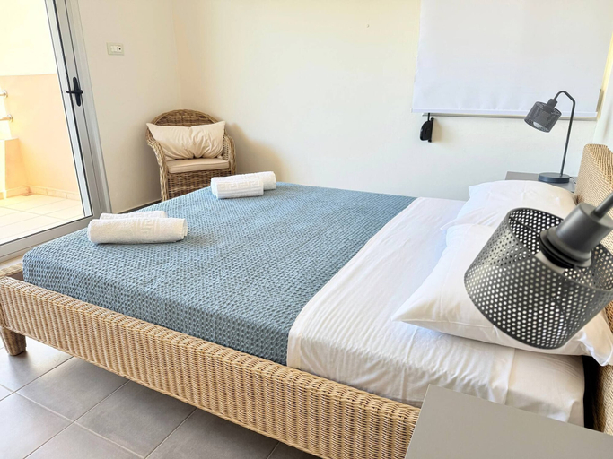 Room 2, Fifty Shades of Blue 10 sec to sea 5PL 2BD 2BA, Crete