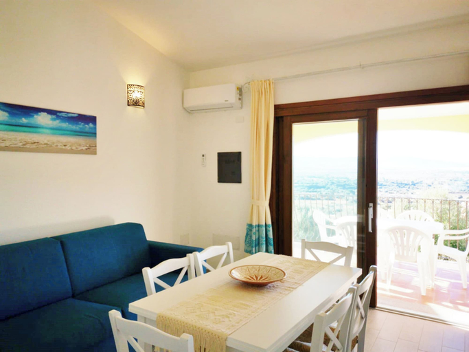 Dining 5, The Fantastic Residenza Badus two Bedroom Sleeps six, Olbia-Tempio