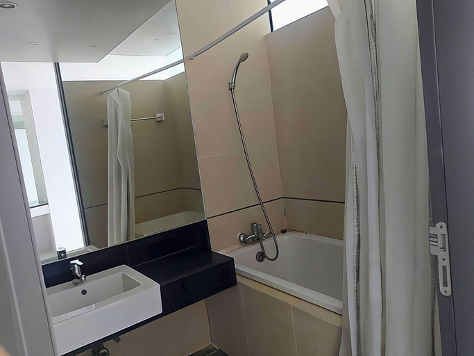 Bathroom, Neca Complex Apartment, Hat Yai