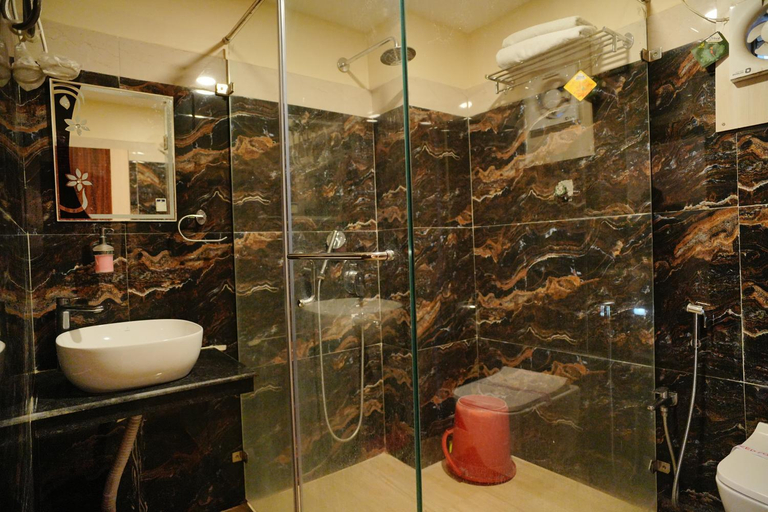 Bathroom, Hotel Aarohi, Birbhum