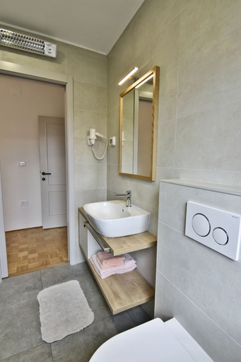 Bathroom 4, Two-story Holiday Home for in Valica, Umag