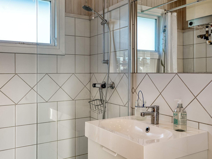 Bathroom 3, 4 star holiday home in Dannemare, Lolland