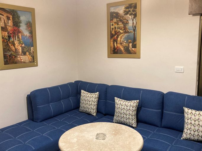 Others 3, The Royal Luxury Superior Queen cot, Amman