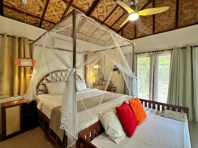 Bedroom 2, UZURI KUBO HUTS, Moalboal