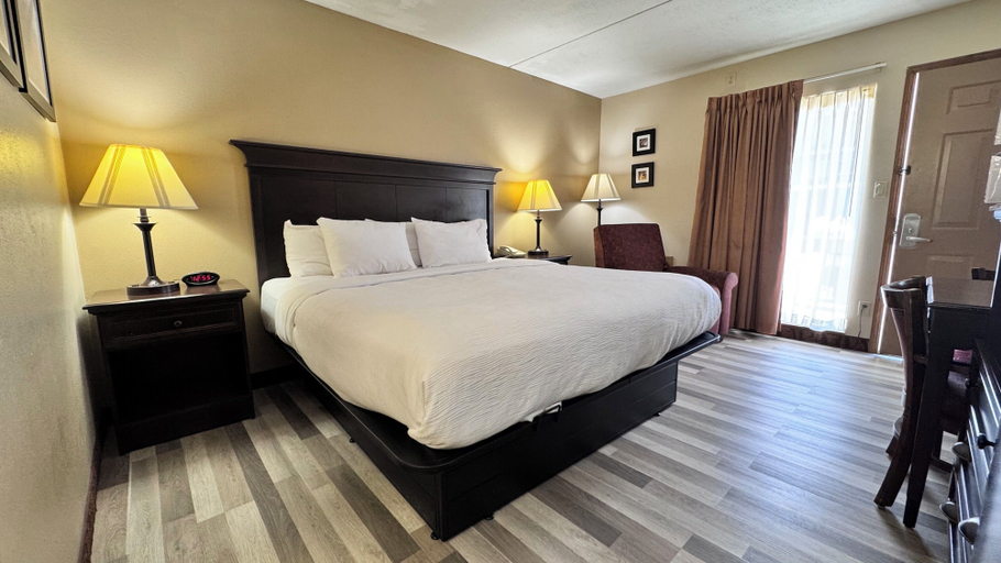Bedroom 3, Quality Inn West-Branson Theatre District, Taney