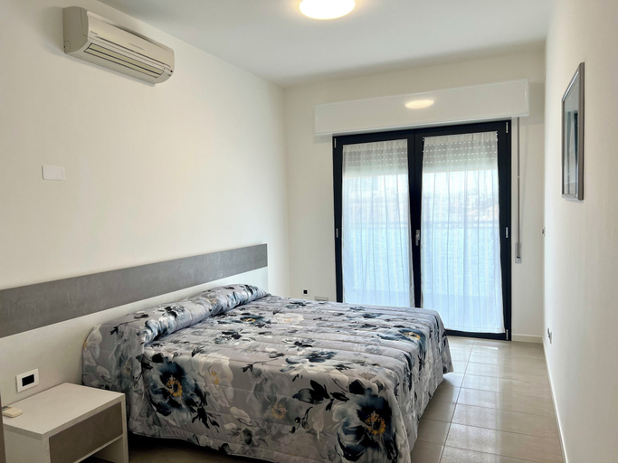 Room 2, Cozy Stay in This Seaside Flat, Udine