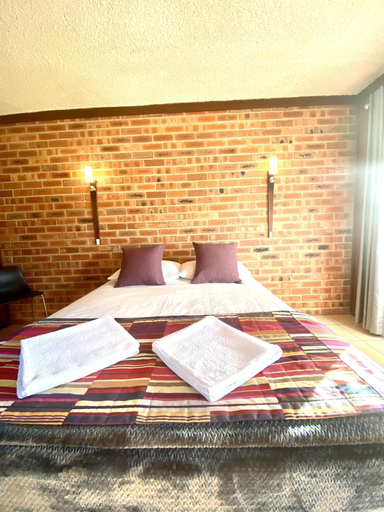 Room 4, Proserpine Motor Lodge, Whitsunday