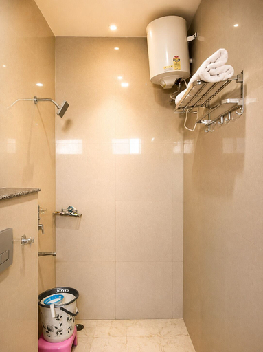 Bathroom 3, The Vrindavan Inn, Mathura