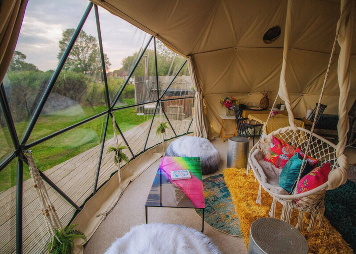 Balcony, Romantic Lakeview Dome, West Sussex