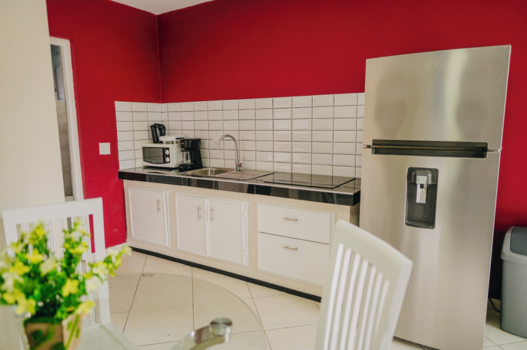 Others 2, Wonderful 1-bedroom Apartment 3 km From Eagle Beach