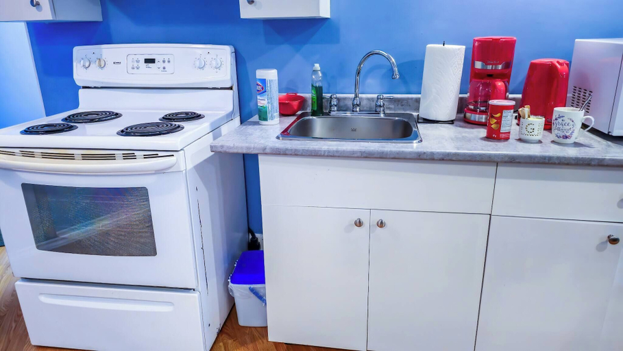 Interior 2, Room-cosy Basement Apartment, Saint John