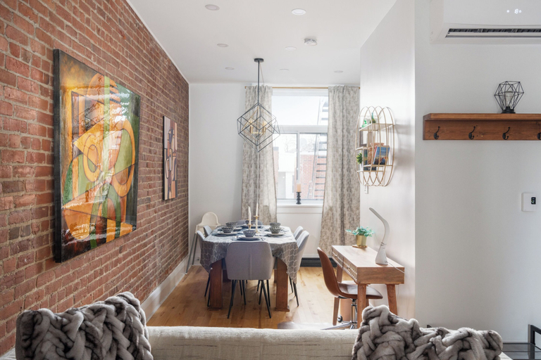 Others 4, Downtown Luxe - Parking, Metro, King Bed, Sleeps 6, Montréal