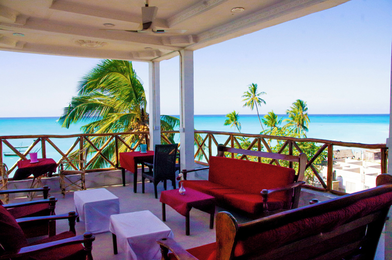 Food & Drinks 5, Room-room Ally at the Beach for 2 - 3 gu, Kaskazini 'A'