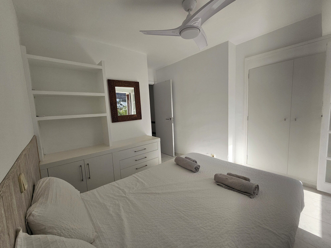 Room 4, Spacious Family Duplex With Access to the Pool, Las Palmas