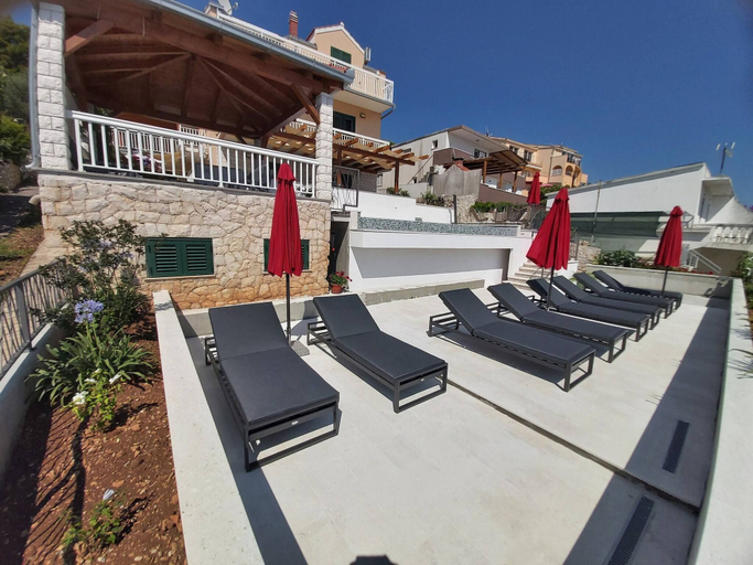 Exterior 3, Heated Infinity Pool, Family Apartment With Panoramic sea View 2, Trogir