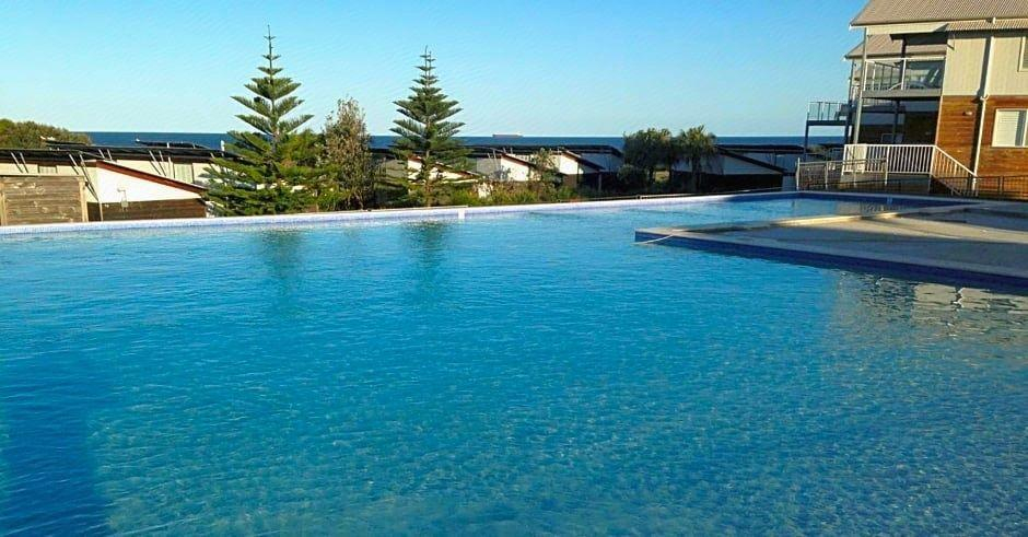 Sport & Beauty 2, Caves Coastal Bar & Bungalows, Lake Macquarie - North