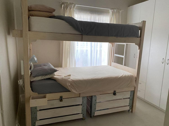 Bedroom 2, Room-cozy Crner Kitehouse, West Coast