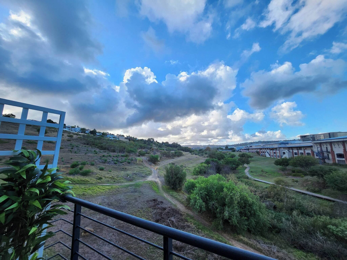 Property grounds 3, Luxurious Green Riverside Loft apartment, City of Cape Town