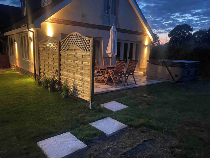 Terrace/patio 3, Relaxing Retreat Near Norfolk Broads, Norfolk