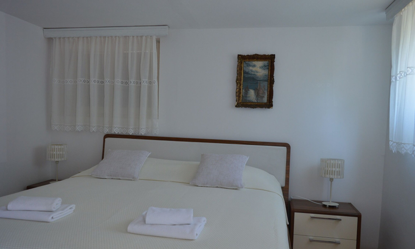 Others 4, Welcome to Apartmen Palatisa, Zadar