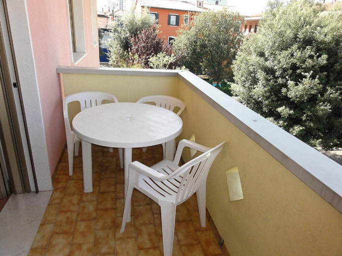 Balcony, Central Bibione Apartment With Terrace, Venezia