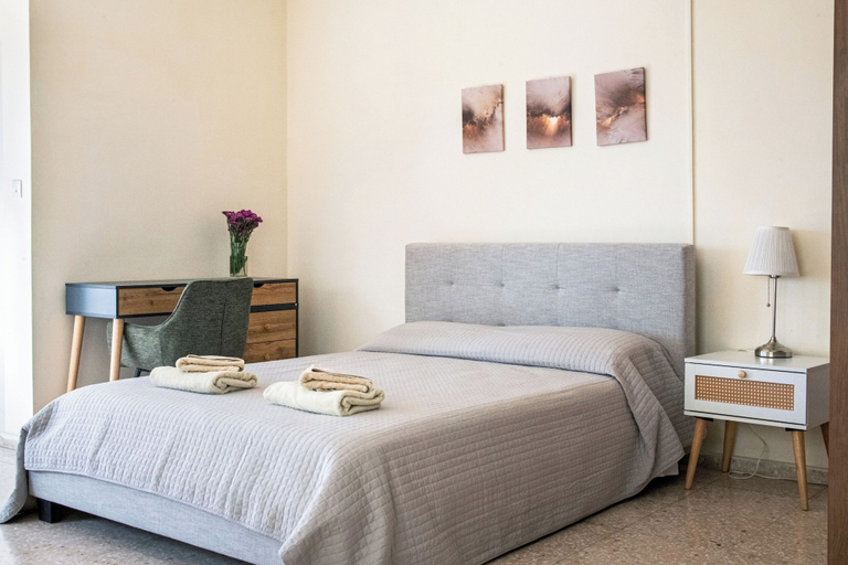 Others 3, Room-one Bedroom Apartment - Just 800 m