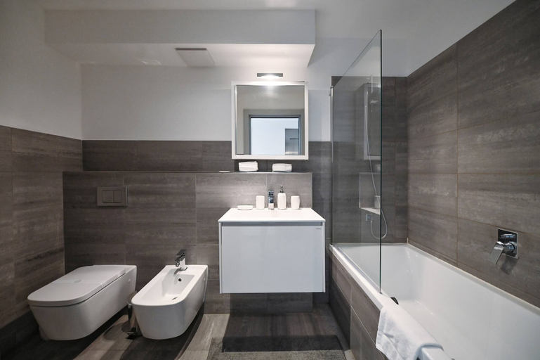 Bathroom 3, Lake View Suite 86 in Melide, Lugano