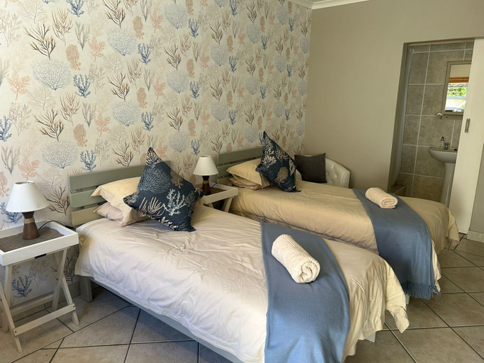 Room 5, Room-cozy Crner, Home Away From Home, ne, West Coast