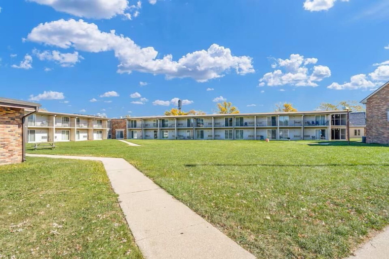 Exterior 3, Red Lion Inn & Suites Urbana, Champaign