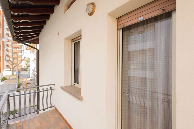 Balcony 4, Comfy Flat Just 350 mt From the Beach, Udine