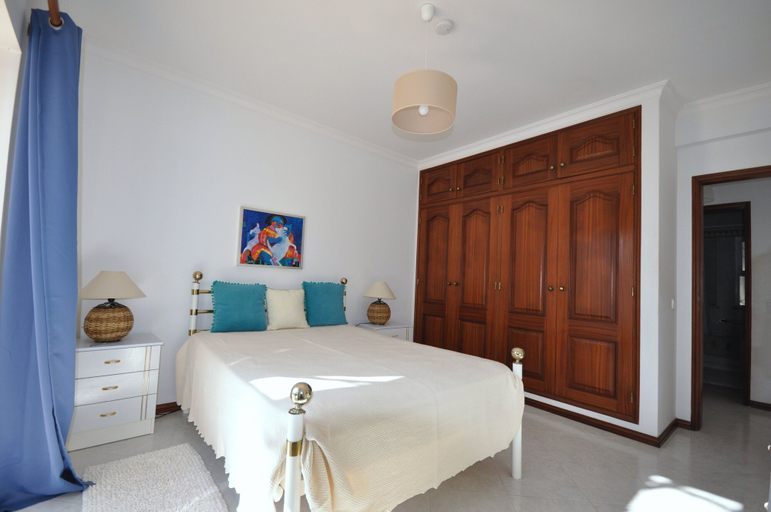 Others 4, Charming Villa, Private Pool, Walking Distance to Centre, Free AC & Wifi, Loulé