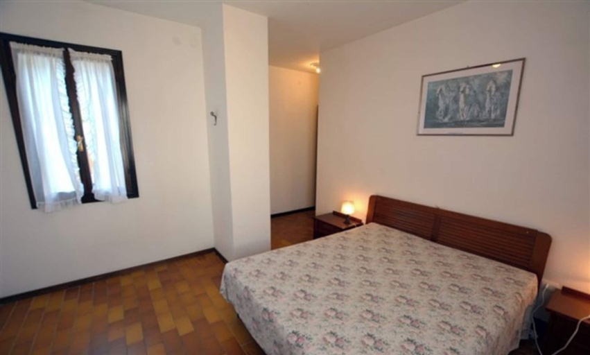 Room 2, Charming House With Private Fenced Garden in Lignano Pineta, Udine