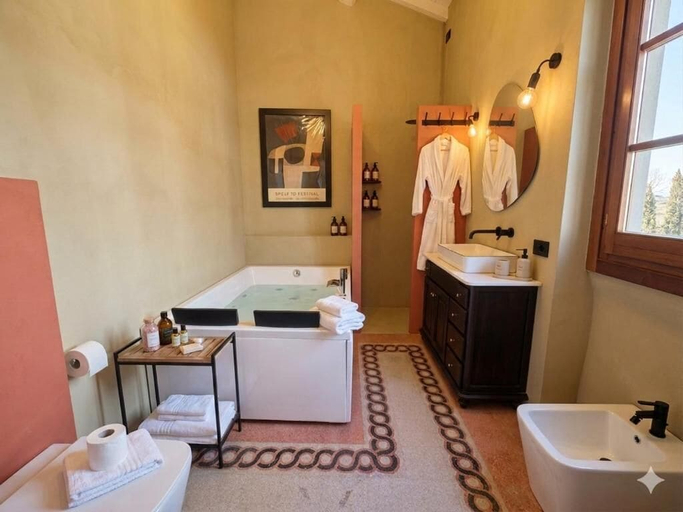 Bathroom 4, La specola di Galileo, Terni