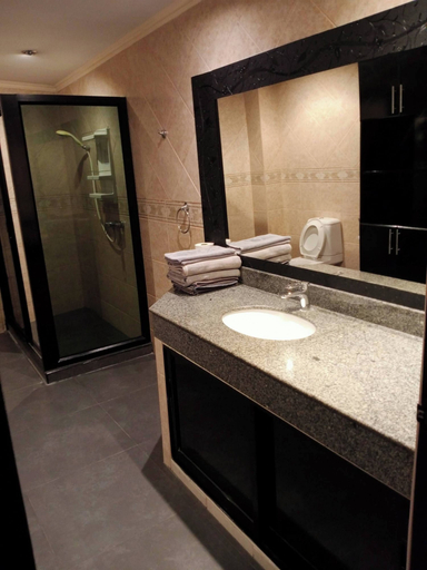 Bathroom 2, Spacious 65sqm Luxury loft studio type Apartment 101B, Pattaya