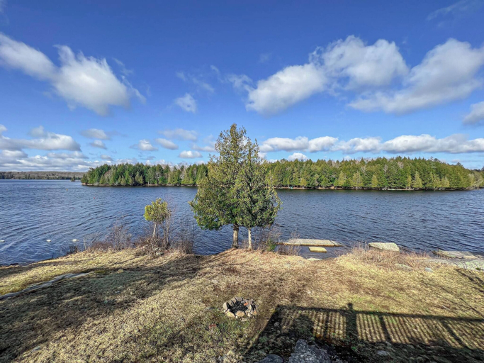 Others 2, Ahmic Lake Resort's Black Bear Cottage, Parry Sound