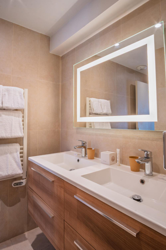 Bathroom 4, Le Frochot Hotel Pigalle, Paris
