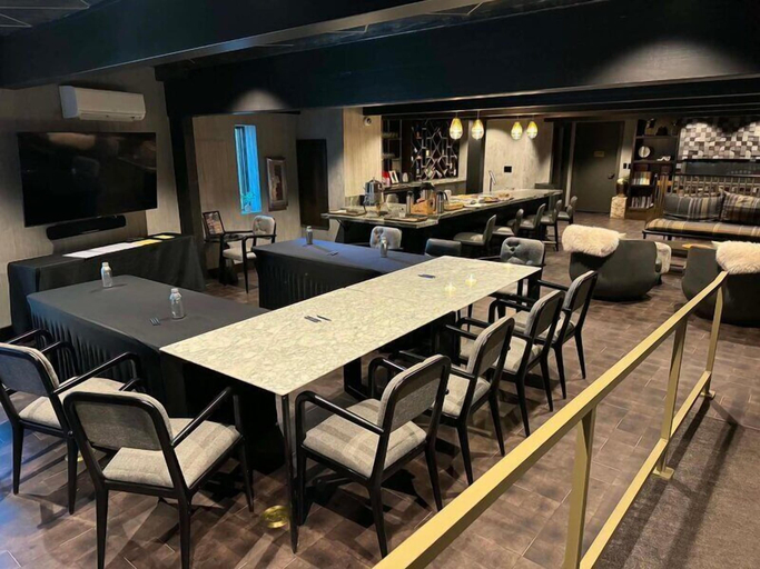 Food & Drinks, The Incline Lodge, Washoe