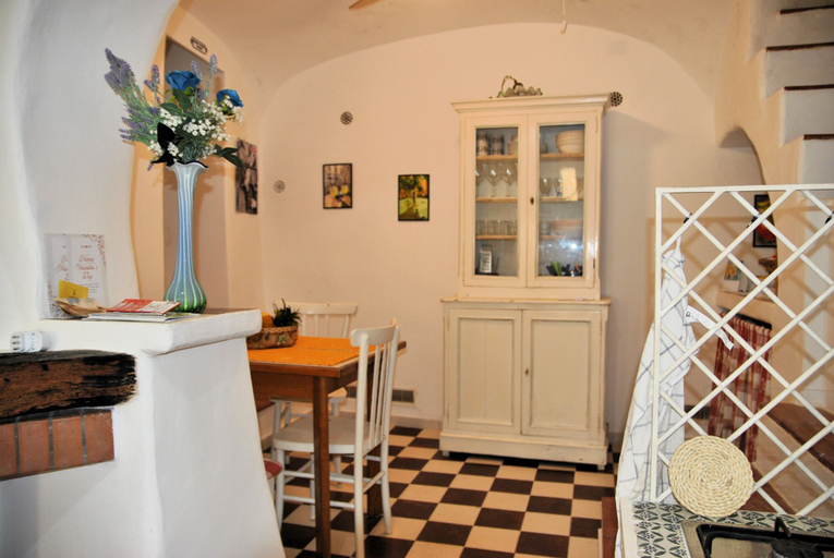 Dining 3, Il Giardino dei Limoni Casa nel Borgo, Latina