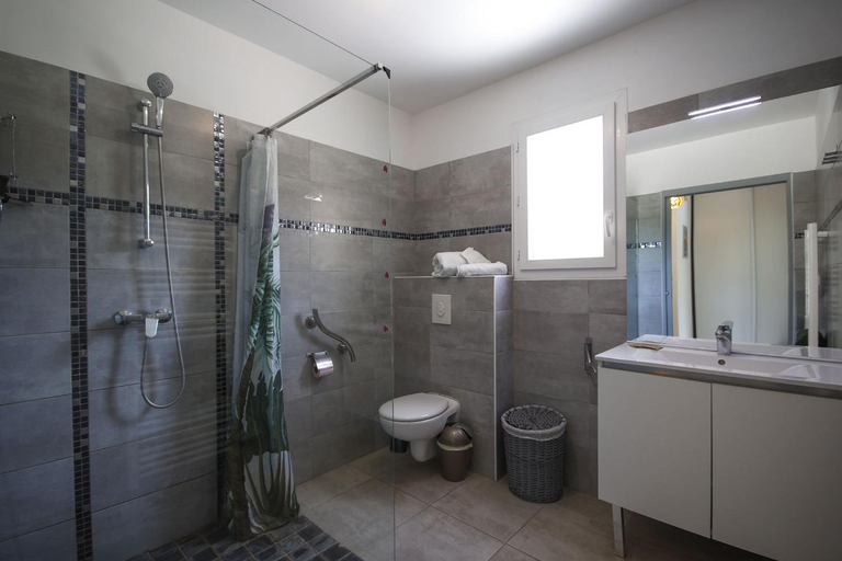 Bathroom 4, Les Grands Pres des Baronnies, Drôme