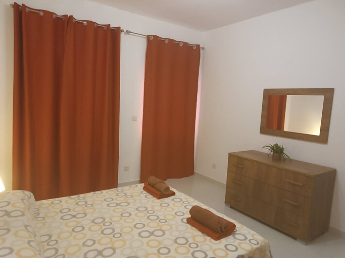 Room 4, Seaside Stylish and Spacious 2-bedroom Apartment