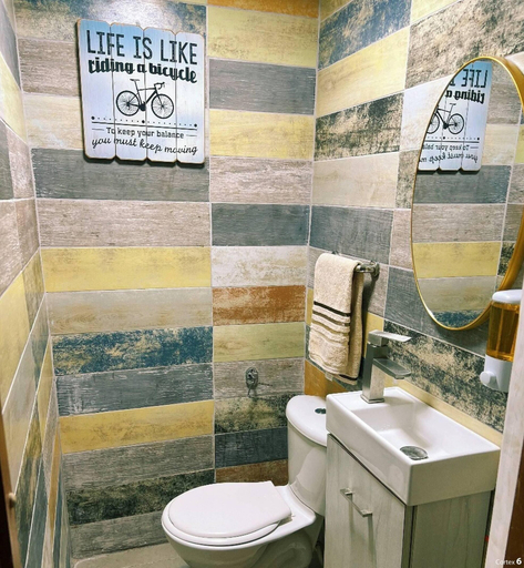 Bathroom 4, Colonial Leyton Apartment, Distrito Nacional